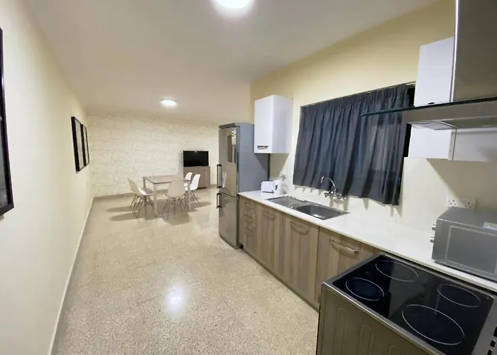 Point - 101moroni Sliema